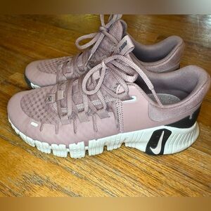 Nike Women's Mauve Sneakers
